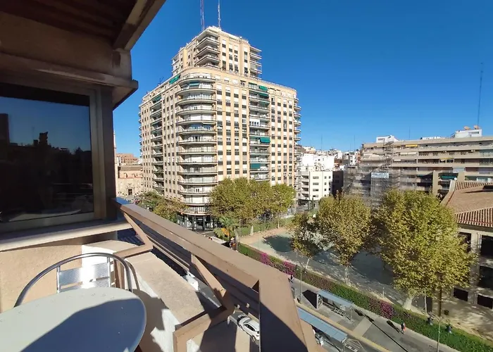 Sunny With Fantastic Terrace Views!