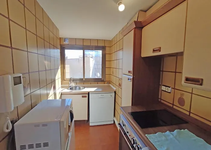 Sunny With Fantastic Terrace Views! Apartamento *